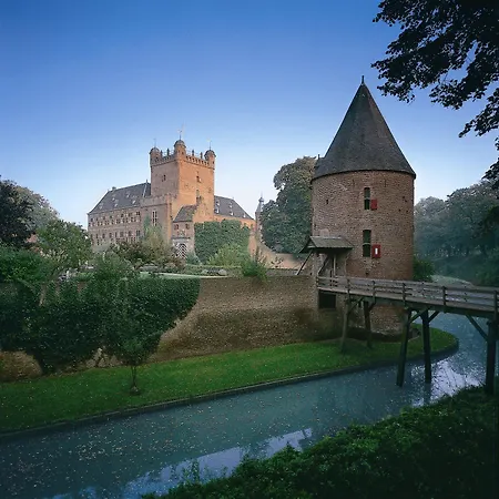 Hotel Kasteel Bergh 3*