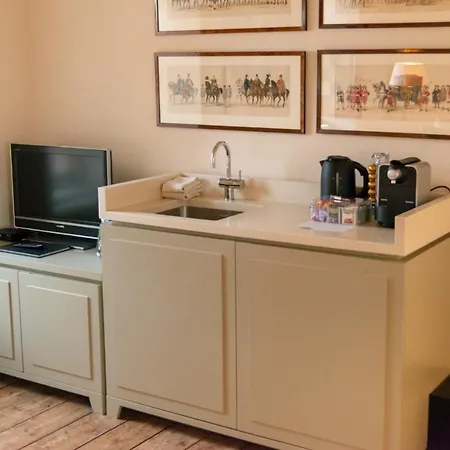 Hotel Kasteel Bergh 3*